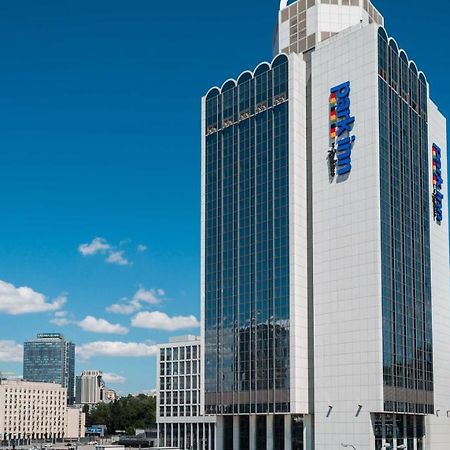 Park Inn By Radisson Kyiv Troyitska Exterior photo