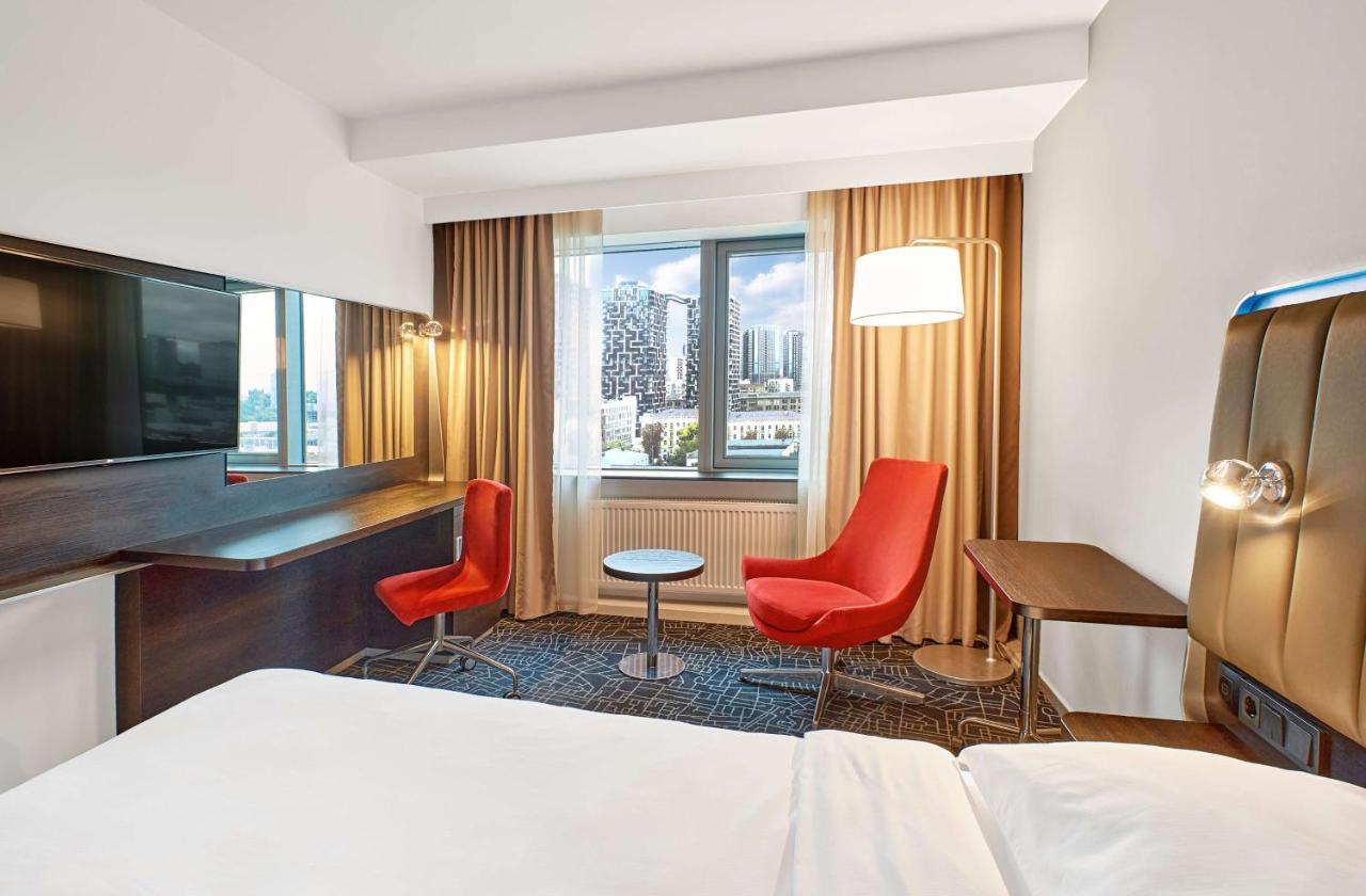 Park Inn By Radisson Kyiv Troyitska Exterior photo
