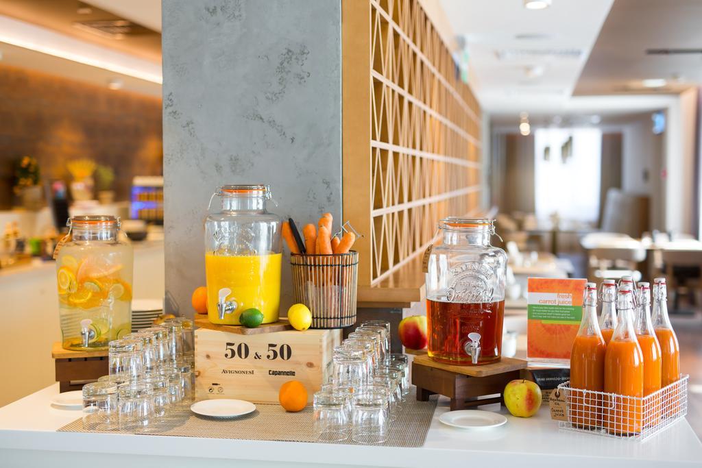 Park Inn By Radisson Kyiv Troyitska Exterior photo