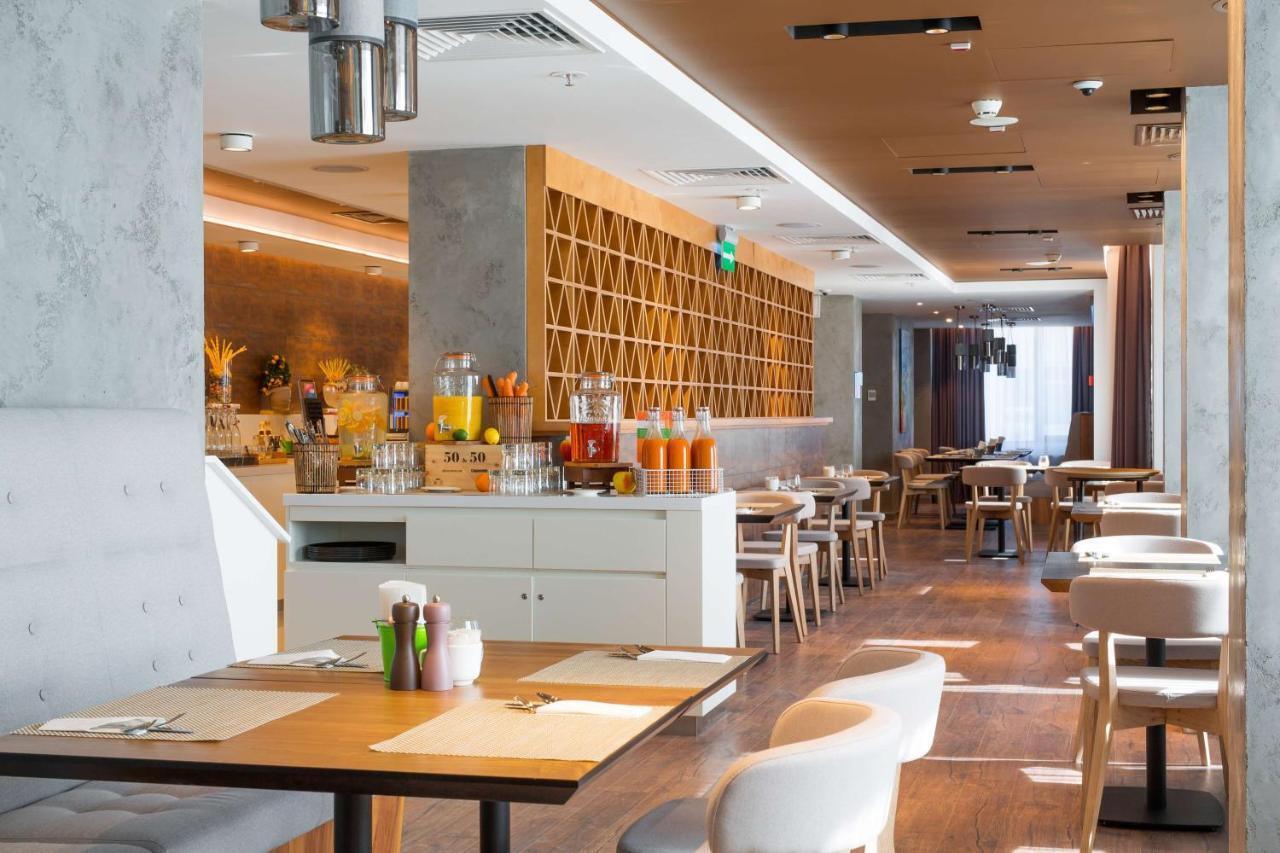 Park Inn By Radisson Kyiv Troyitska Exterior photo